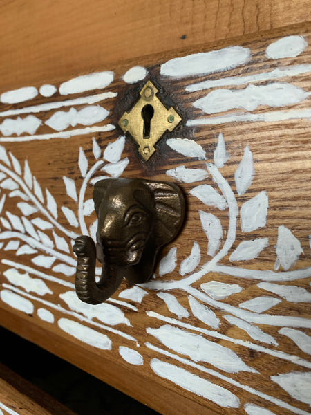 Elephant head drawer knob